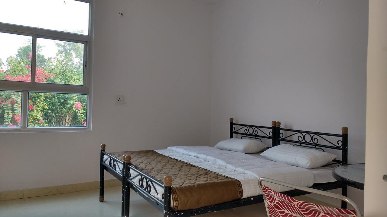 Club Awara Holiday Resort Manesar Exteriör bild